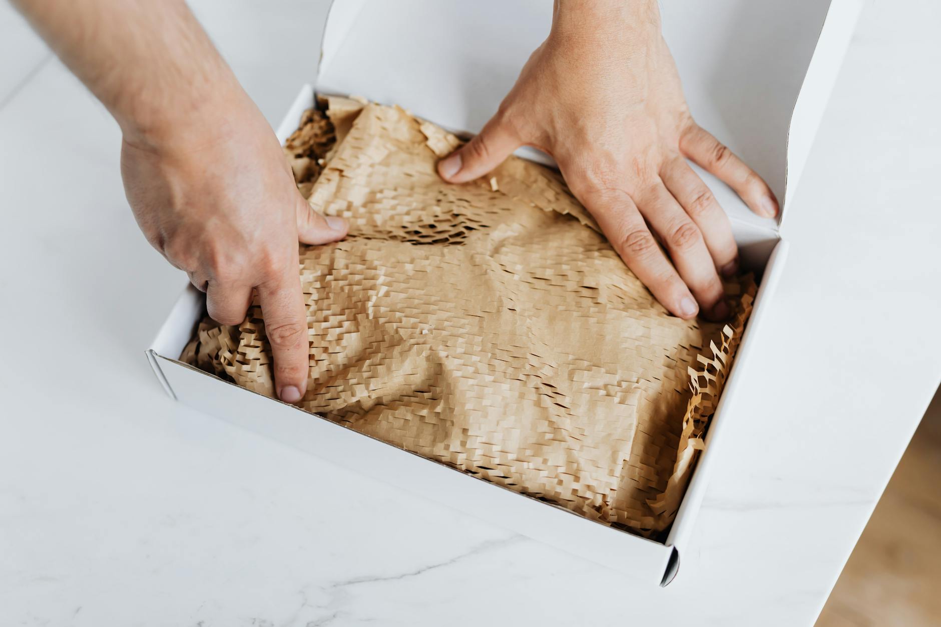 Packing Inserts and Gift Messages Without Slowing the Line